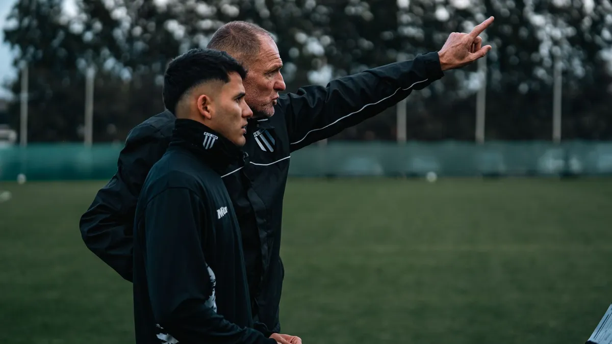 Sportpsychologie im Jugendfußball — Selbstvertrauen, Druck und mentale Stärke
